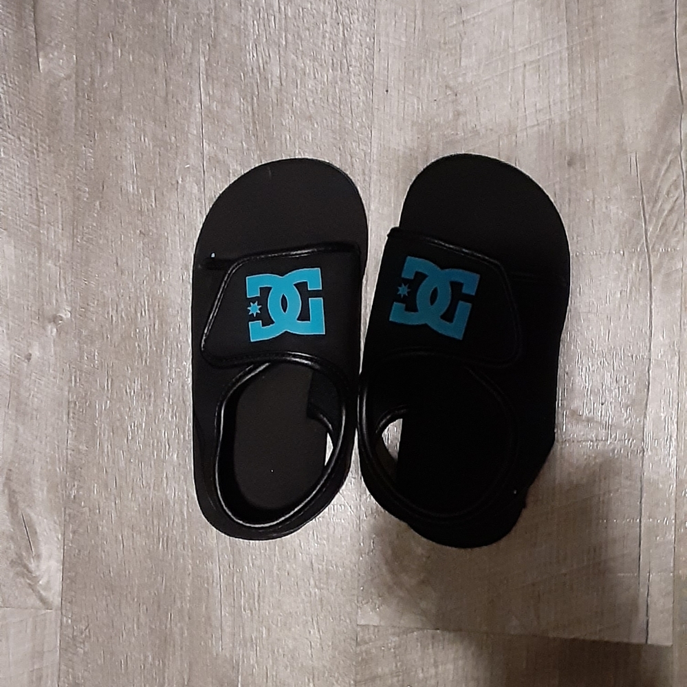 Little boy DC sandals